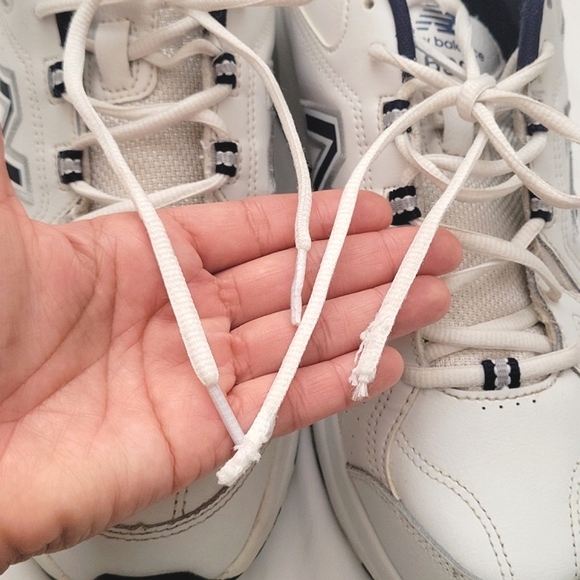 NEW BALANCE Sneakers. Comfort Insert. Size 10. COLOR White and Blue. - Picture 14 of 17